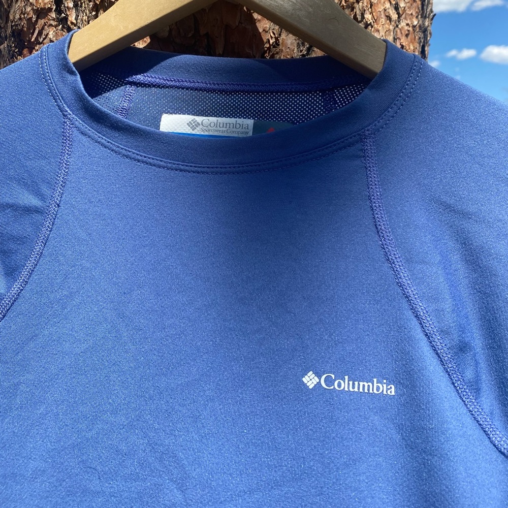Columbia thermal blue long sleeve shirt